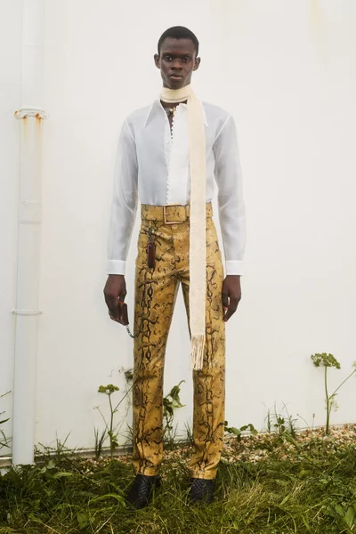 Look 25